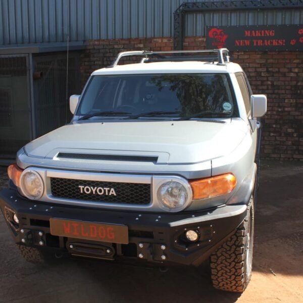 FJ Cruiser Front (No Nudge), Black