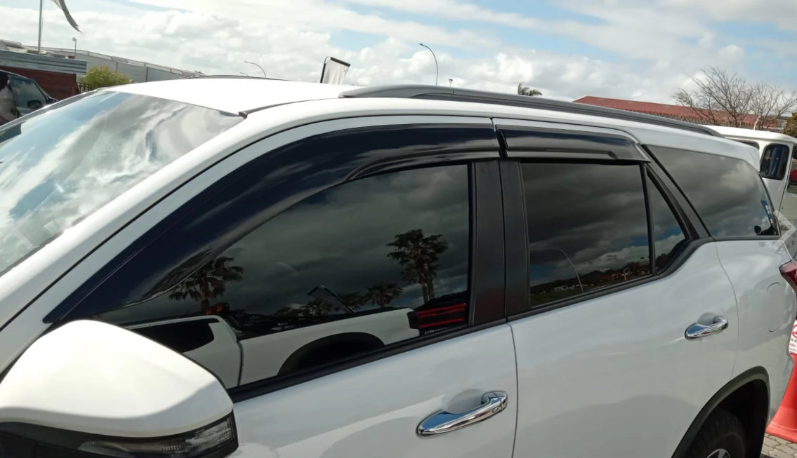 FORTUNER 2016+ WINDSHIELDS (BLACK)