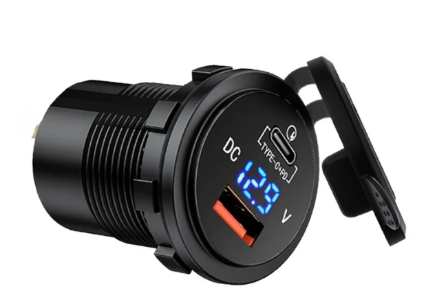 D.A.G | QC3 USB Charger With Volt Meter & C-Type Port