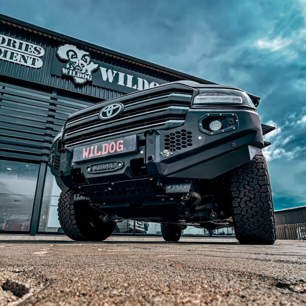 LC300 Facelift Front, Spotlight Brackets, Black - Toyota Lc300