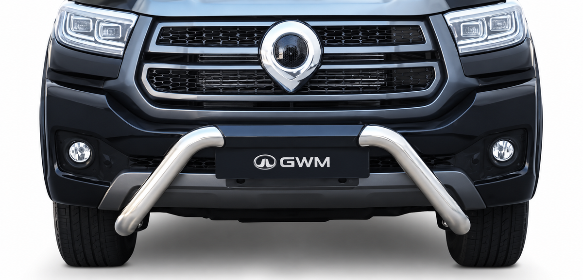 GWM P300 Polished Stainless Steel Nudge Bar