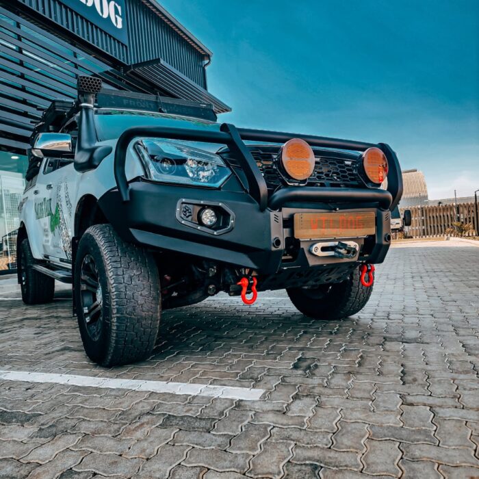 KB6 Facelift Hunter Front, Round Nudge, Spotlight Brackets, Black - Wildog Isuzu 4x4 accessory