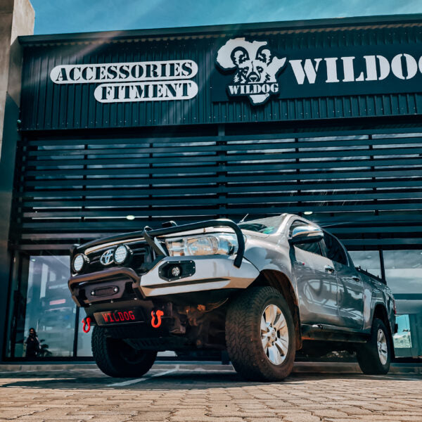 Dakar Hunter Front, Round Nudge, Spotlight Brackets, Colour - Toyota Hilux Dakar