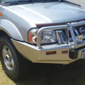 ARB Deluxe Bull Bar – Nissan Navara D22 2002-2005