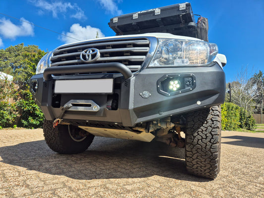 Toyota Land Cruiser 200 Pre-Facelift Front Replacement Bumper, Round Nudge Bar, Spotlight Brackets, Black