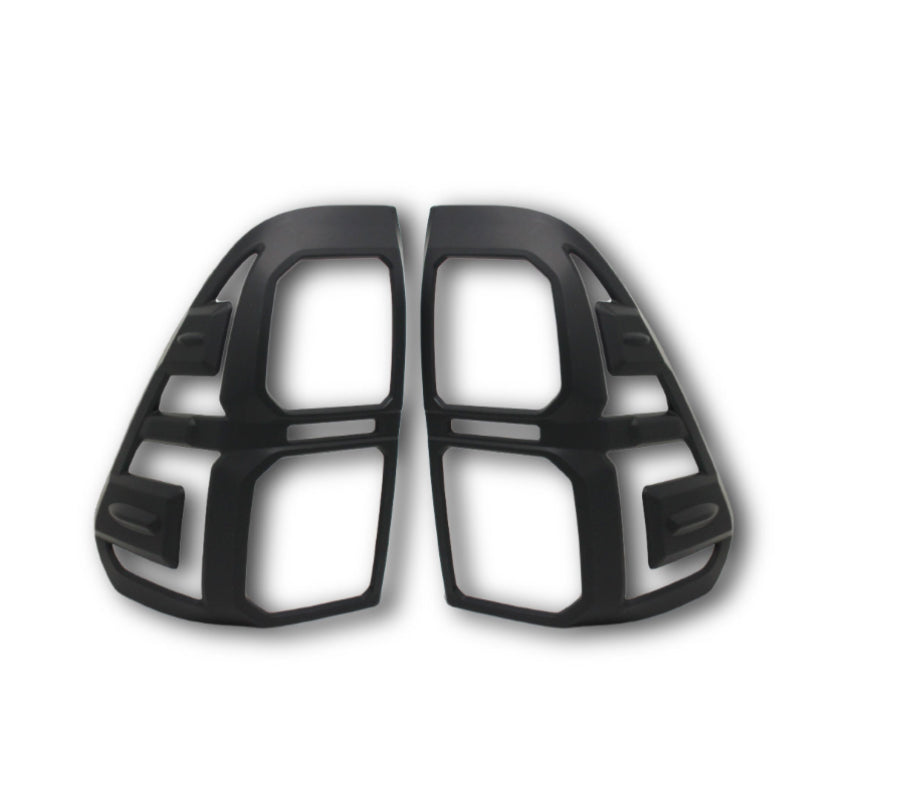 HILUX GD6 2015+ TAILLIGHT TRIMS BLACK