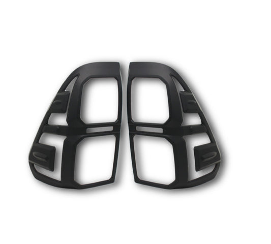 HILUX GD6 2015+ TAILLIGHT TRIMS BLACK