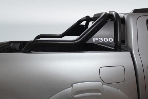 GWM P300 Sweep Back Sports Bar Double Cab Black R 750,00