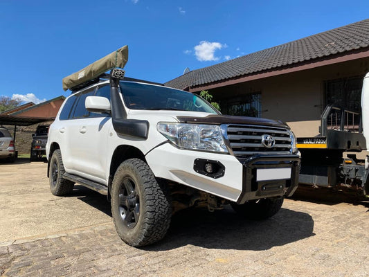 Toyota Land Cruiser 200 Pre-Facelift Front Replacement Bumper, Round Nudge Bar, Spotlight Brackets, Colour