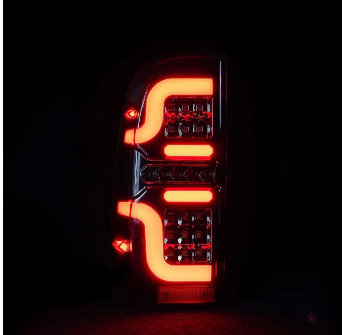 HILUX D4D CS TAIL LIGHTS (N70)