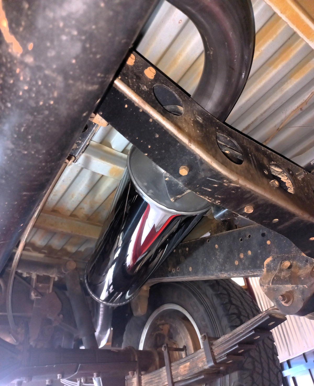 Toyota Land Cruiser 4.2 76 mm Rear Exit Performance Exhaust