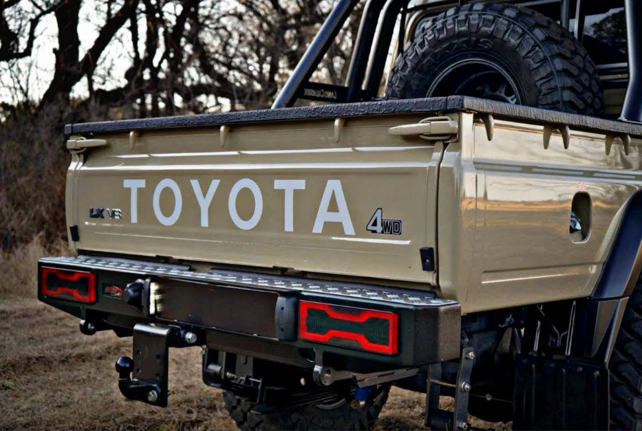 Land Cruiser 79 Tail Lights
