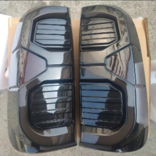 HILUX D4D TAIL LIGHT