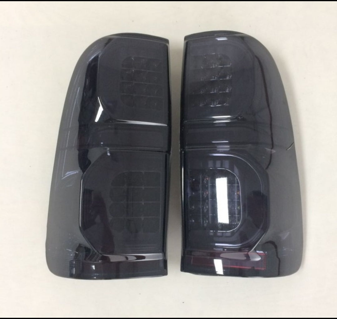 HILUX D4D SMOKED TAIL LIGHT