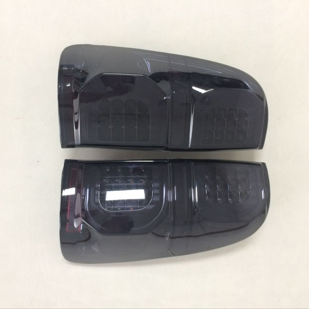 HILUX D4D SMOKED TAIL LIGHT