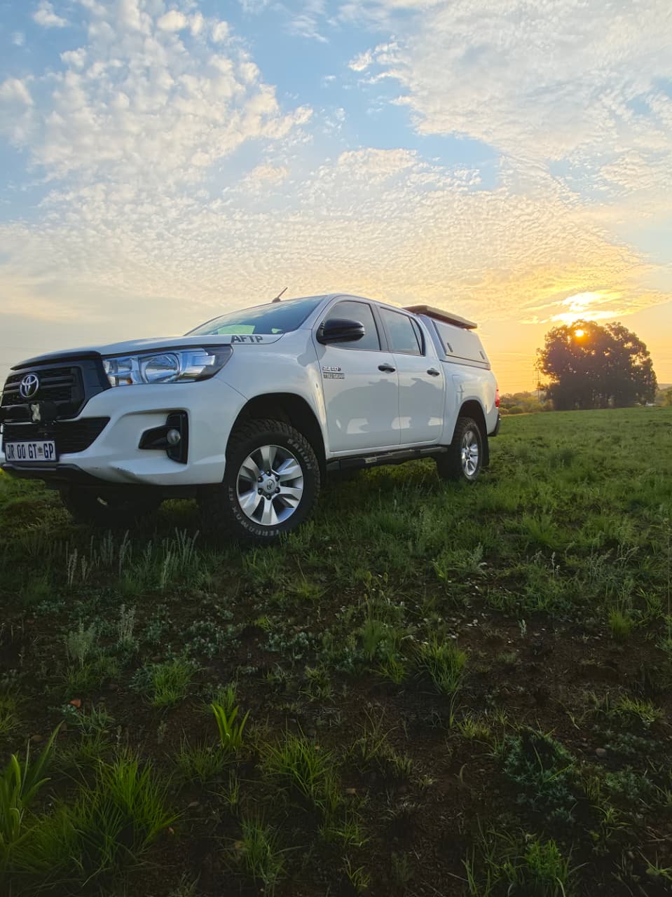TSU Gear Toyota Hilux Revo 2015–2025 Rock Sliders - view 2