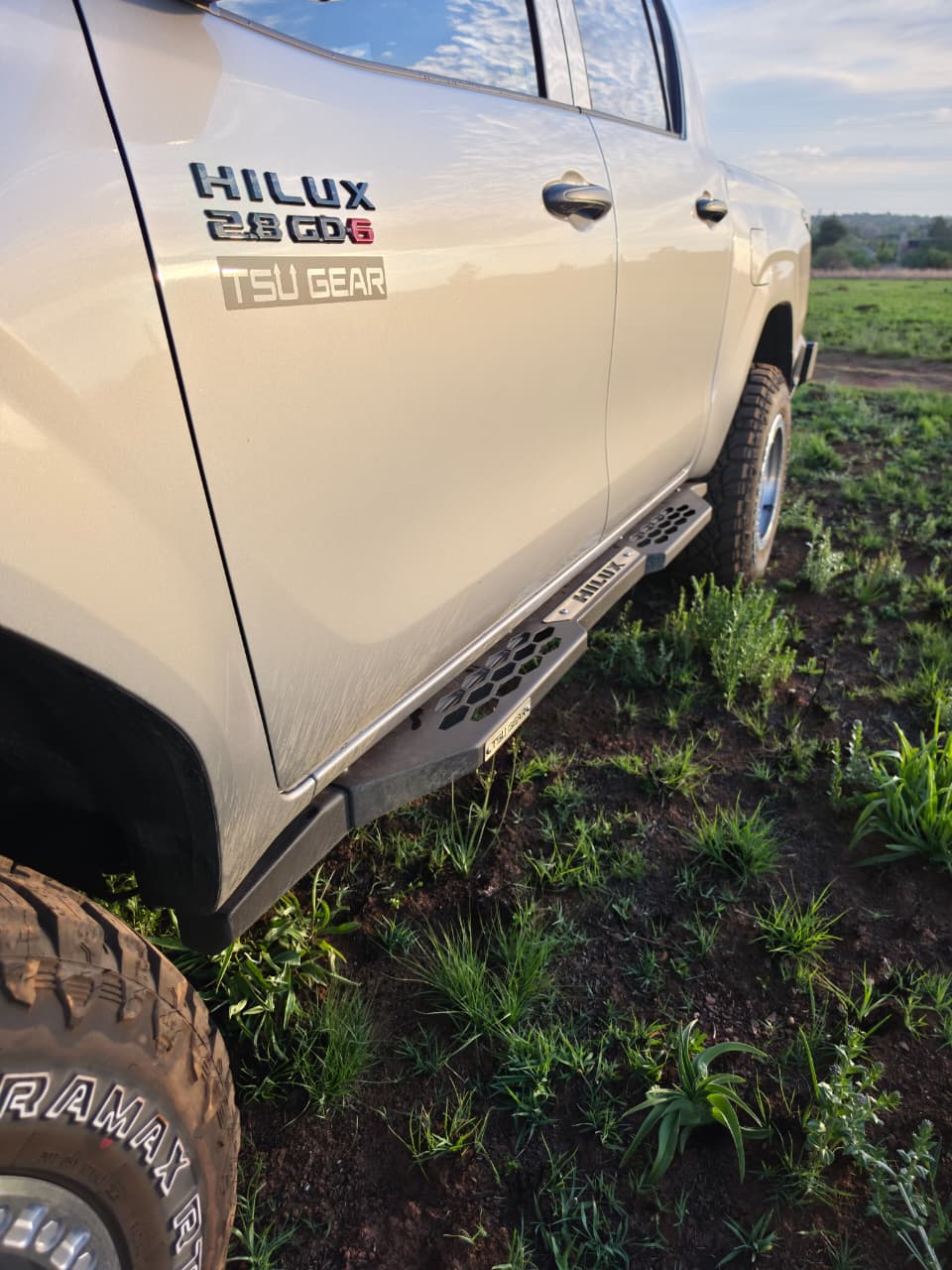 TSU Gear Toyota Hilux Travo 2026+ Rock Sliders - view 1