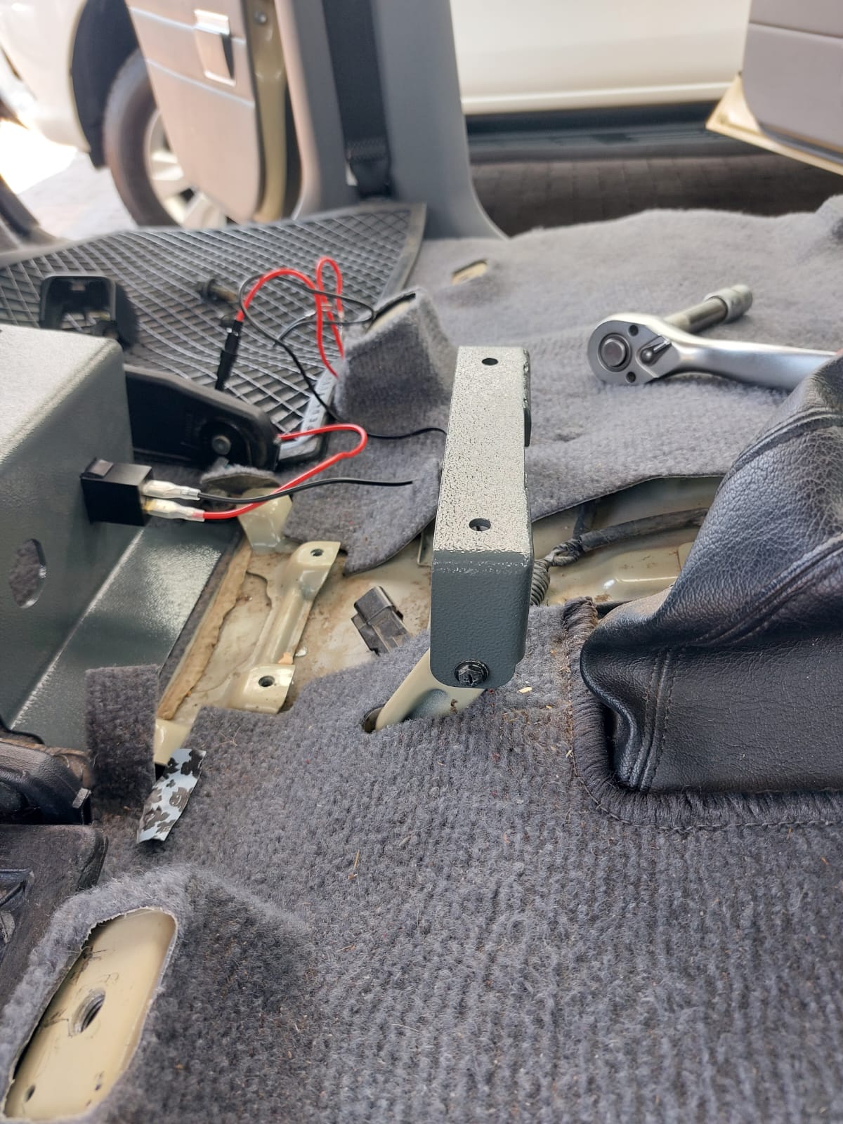 Land Cruiser 79 Double Cab 8L Console Fridge Bracket