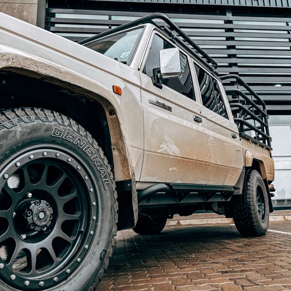 79 Pick Up – New Rock Sliders Double Cab - Toyota Land Cruiser 76-79 (Previous Shape)